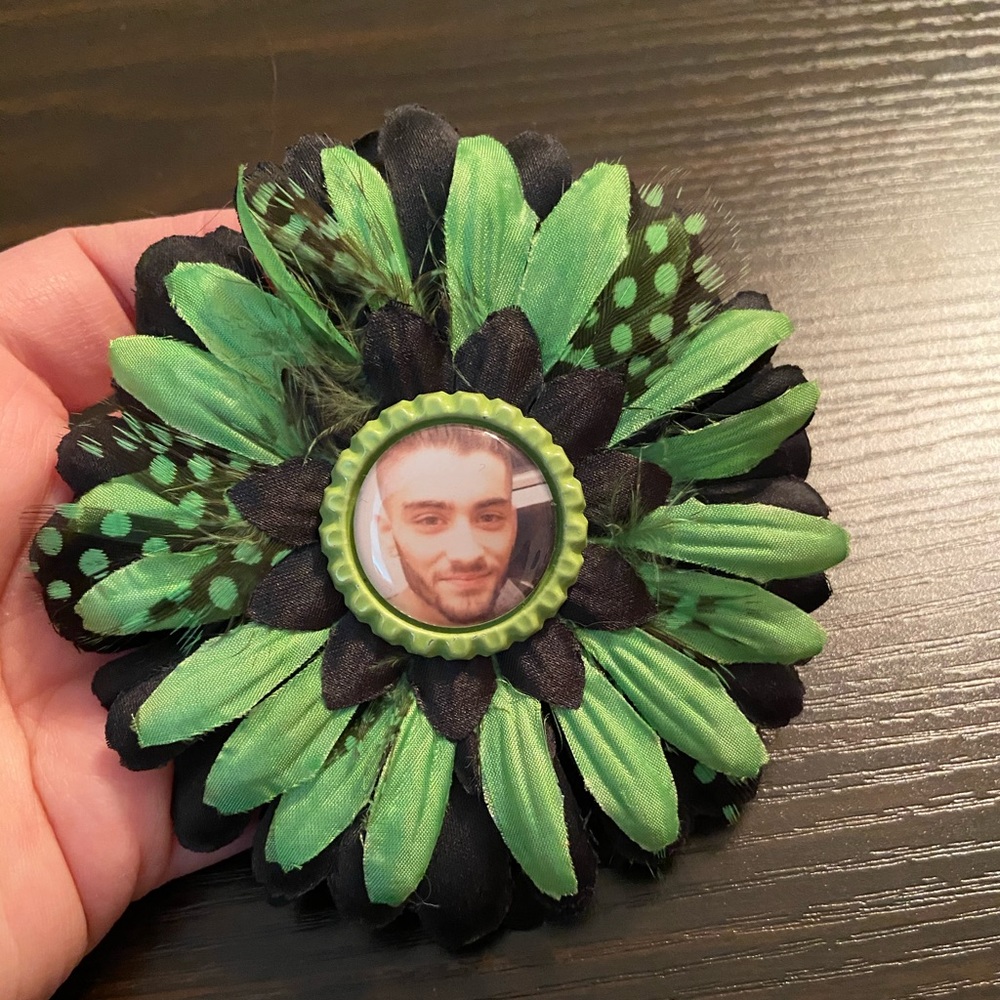 Zayn hair flower